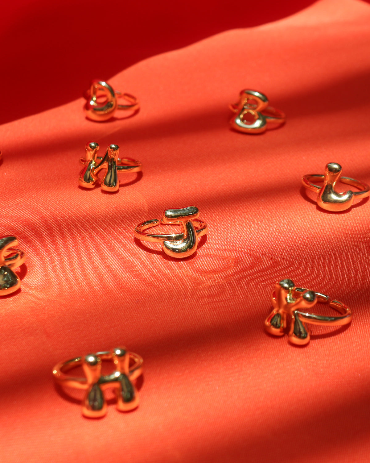 Anillo de letras
