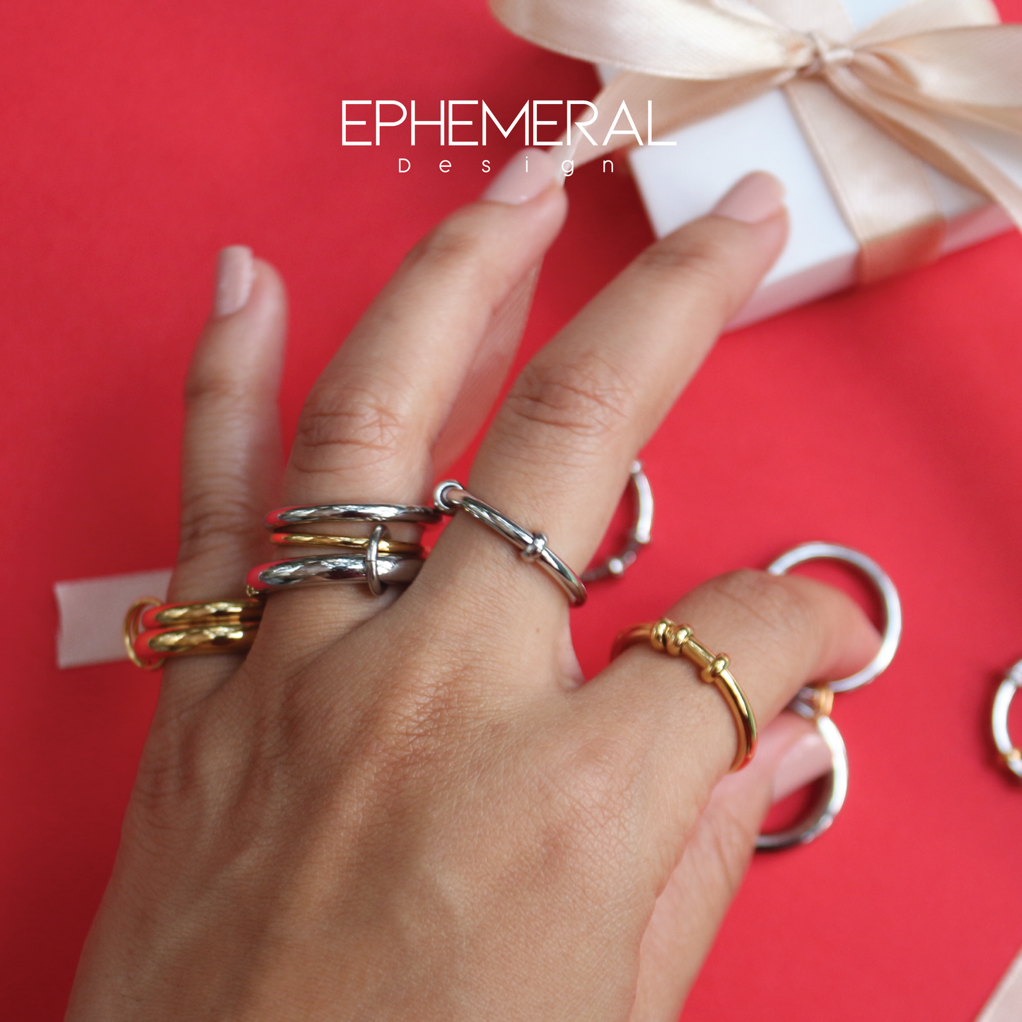 Cadena de anillos dorados