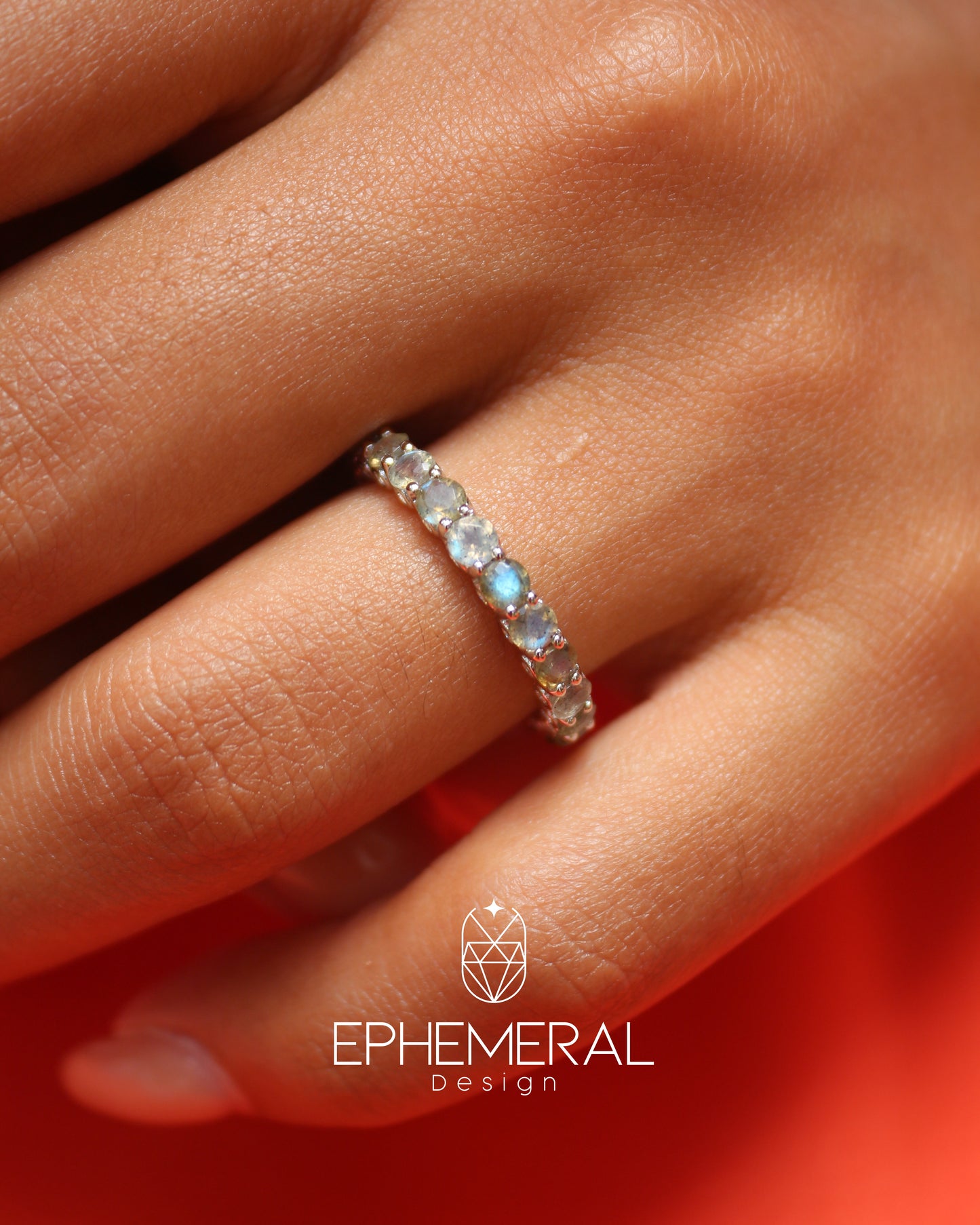 Anillo de labradorita