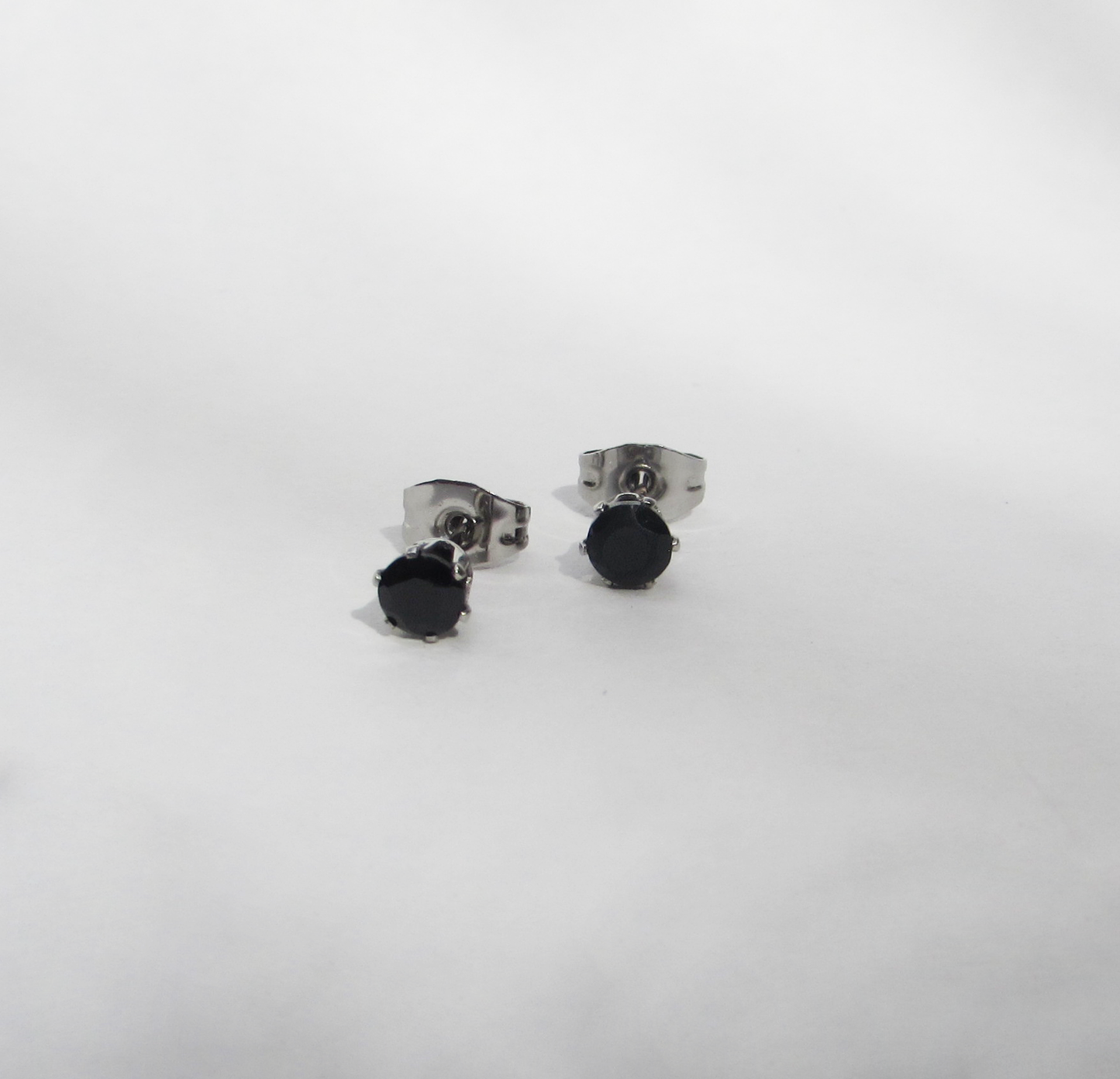 Aretes de Espinela Negra