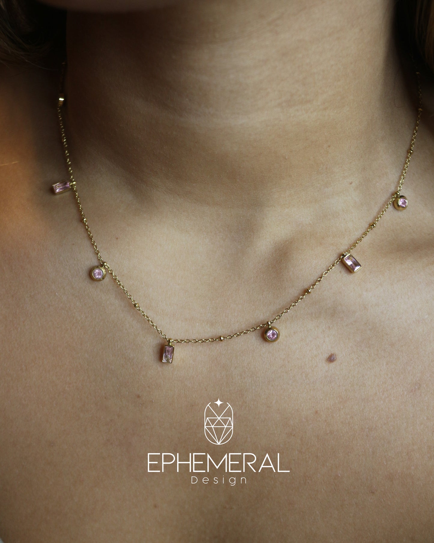 Cadena con dijes rosa